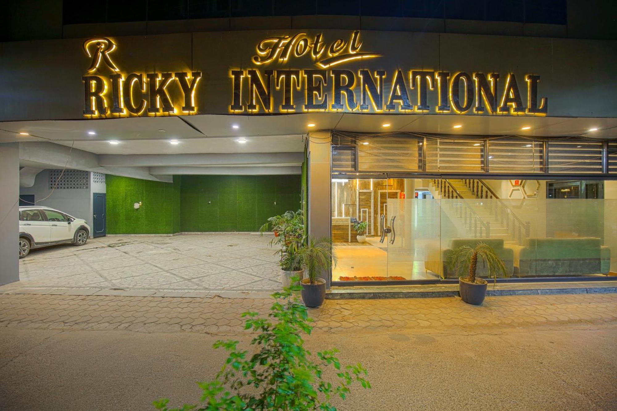 Hotel Ricky International アムリトサル エクステリア 写真