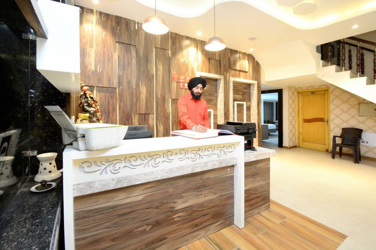 Hotel Ricky International アムリトサル エクステリア 写真